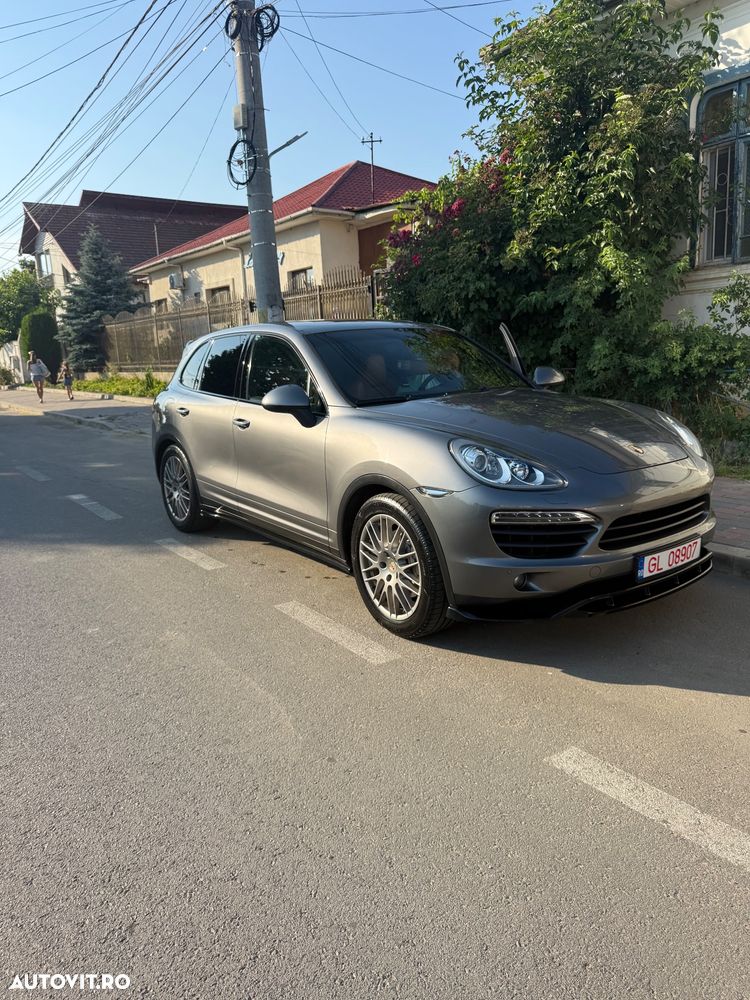 Porsche Cayenne - 1