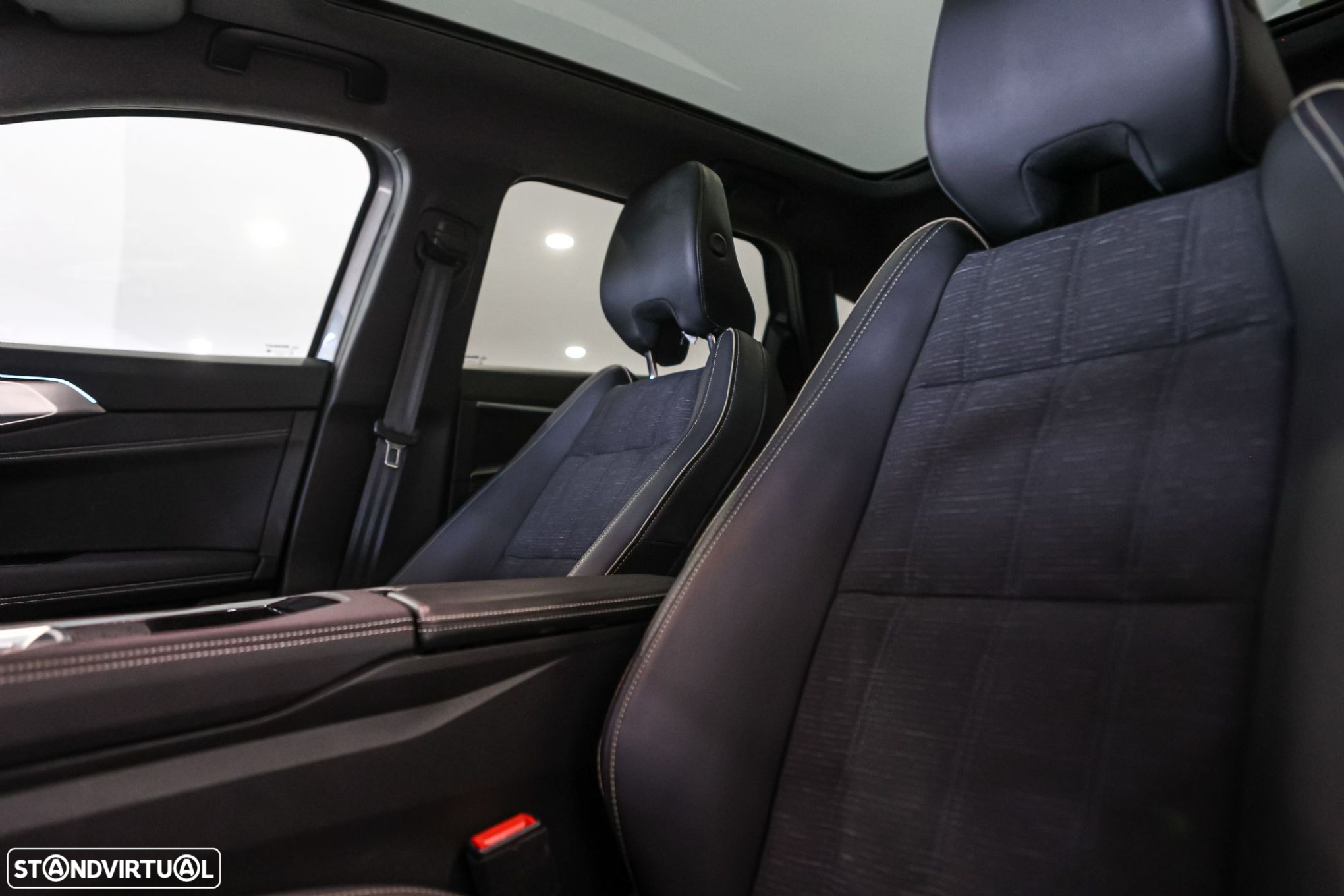 Renault Austral 1.2 E-Tech Iconic - 11