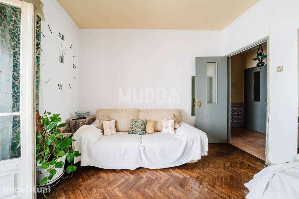 Excelente oportunidade no centro da Amadora: Apartamento T2 com locali - Grande imagem: 2/26