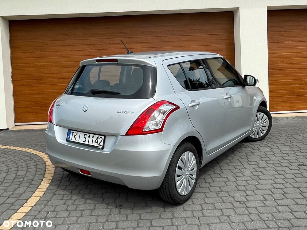 Suzuki Swift - 4