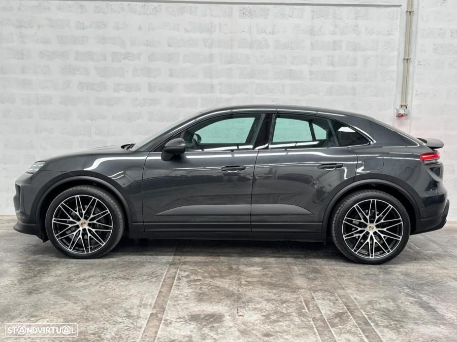 Porsche Macan Electric 4 - 10