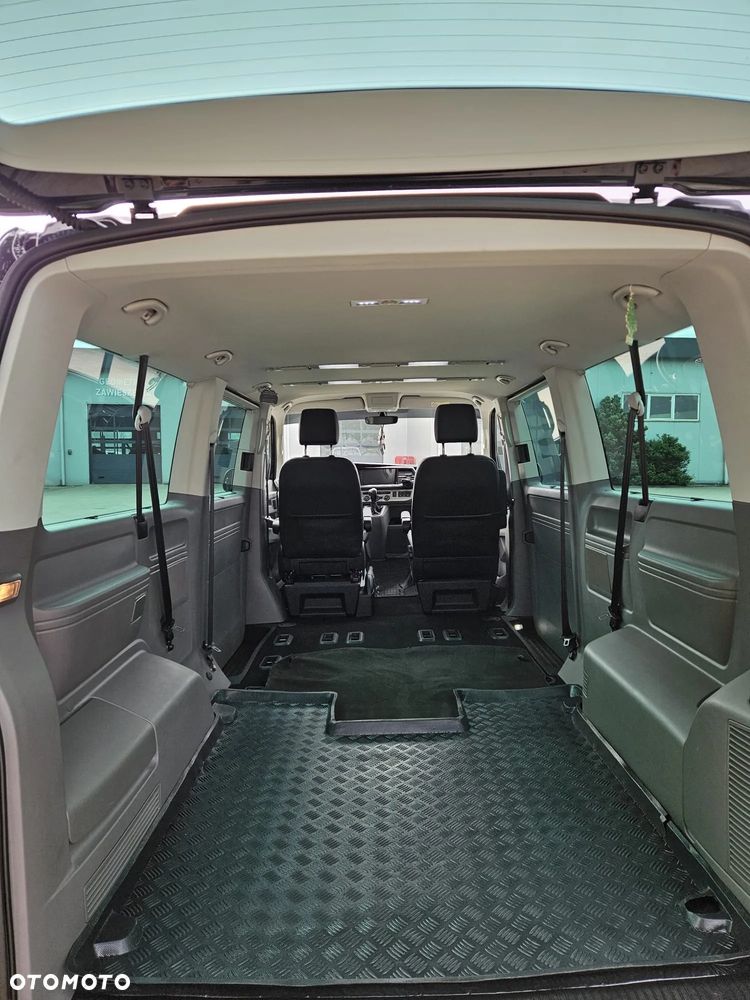 Volkswagen Caravelle - 17