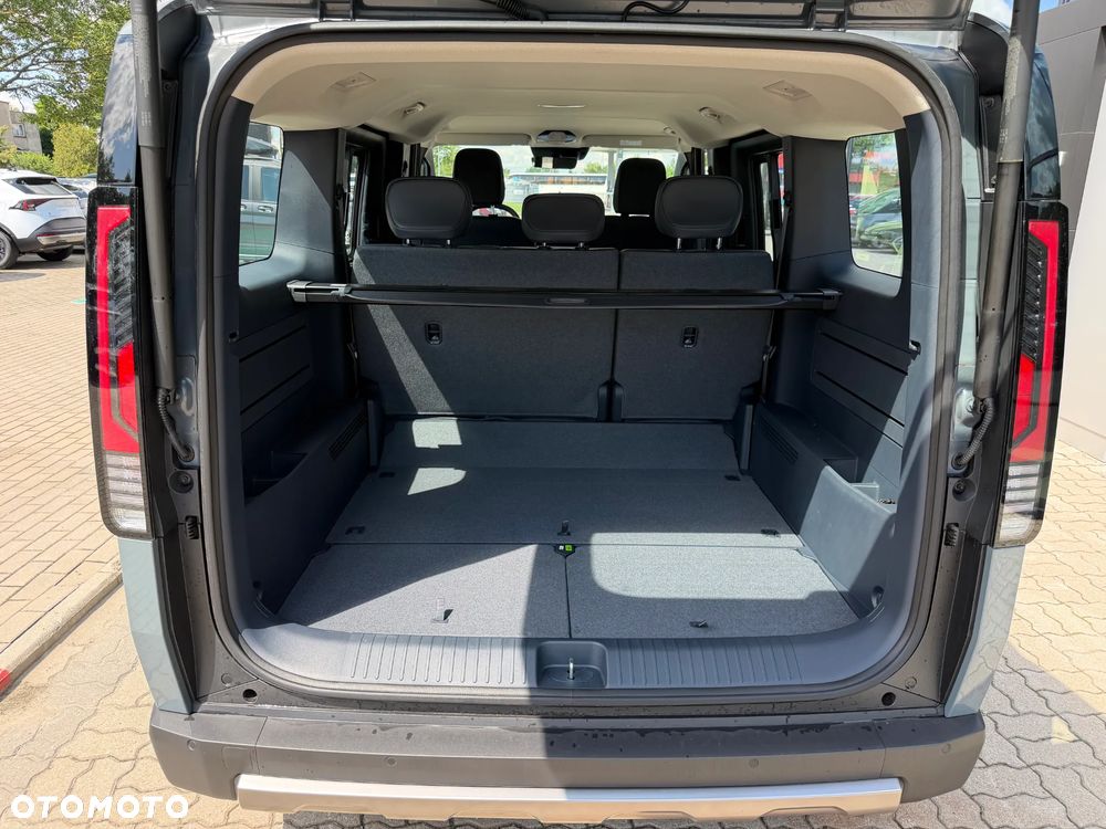 Kia PV5 - 10