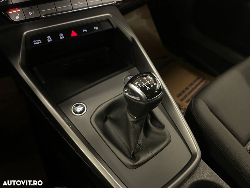 Audi A3 2.0 30 TDI Advanced - 24