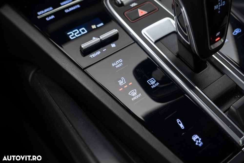 Porsche Cayenne Coupe - 22