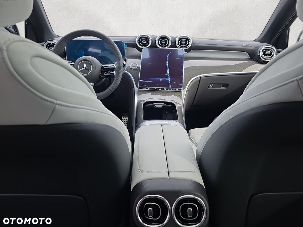 Mercedes-Benz GLC - 13