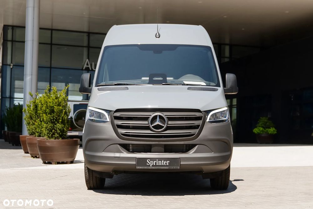 Mercedes-Benz Furgon - 4