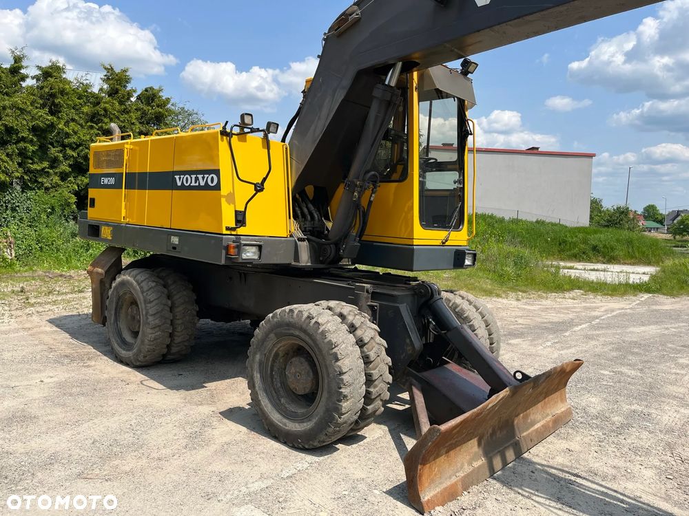 Volvo EW-200 - 18