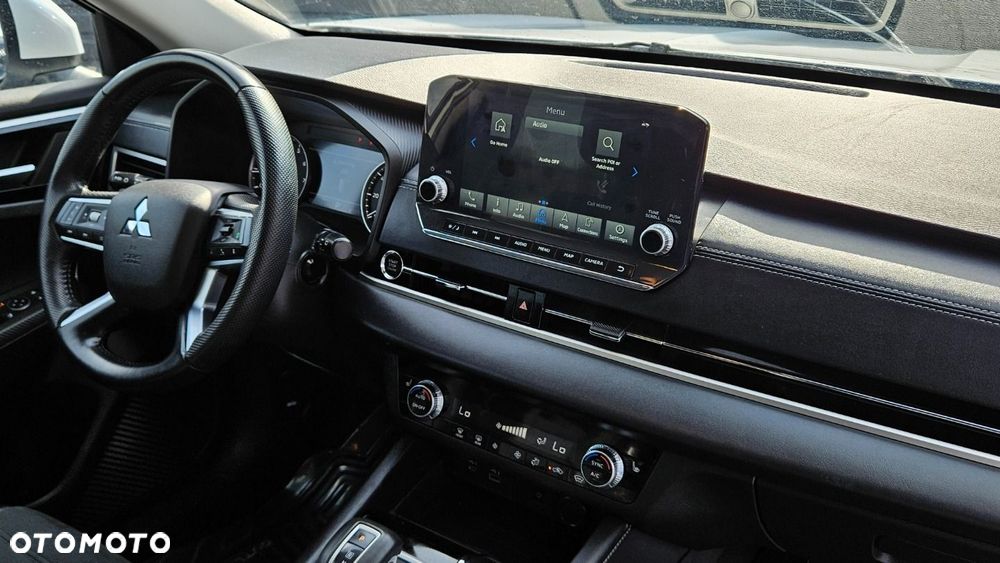 Mitsubishi Outlander - 38