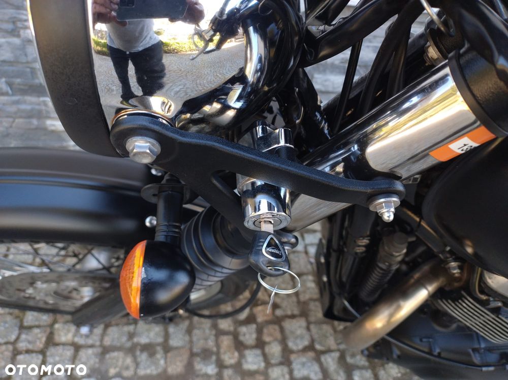 Triumph Thruxton - 21