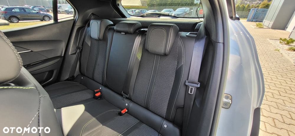 Peugeot 2008 PureTech 130 GT S&S EAT8 - 23