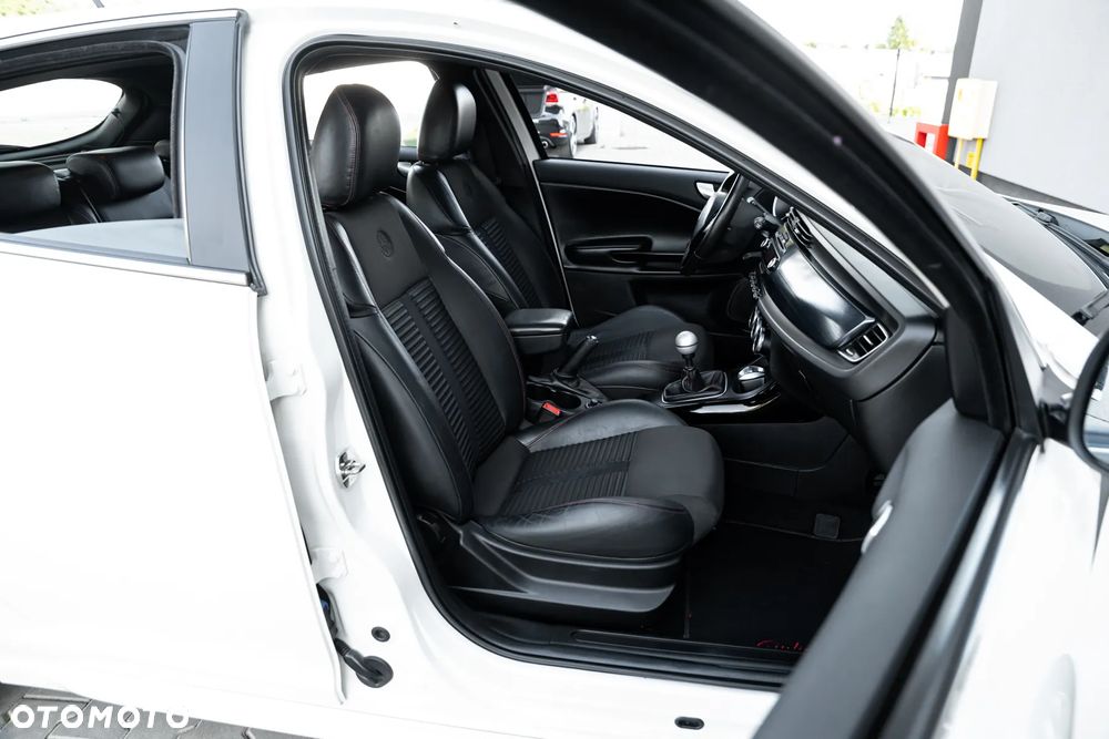 Alfa Romeo Giulietta 1750 TBi Quadrifoglio Verde - 19