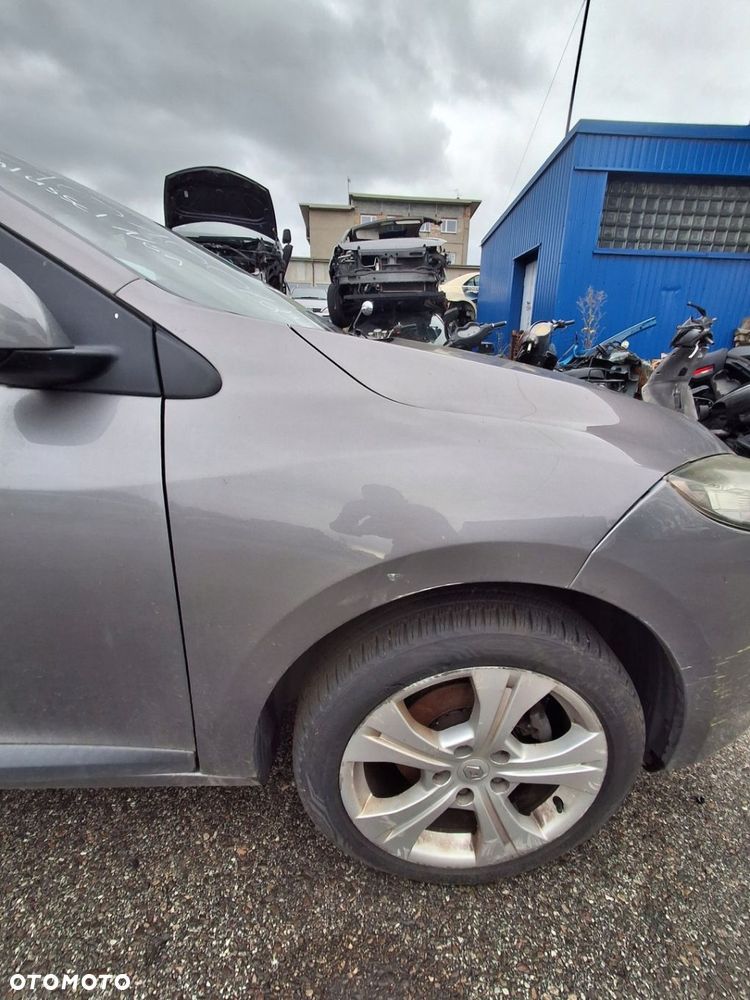 RENAULT MEGANE III HB 1.4TCe prawy błotnik przód TEGNK - 1
