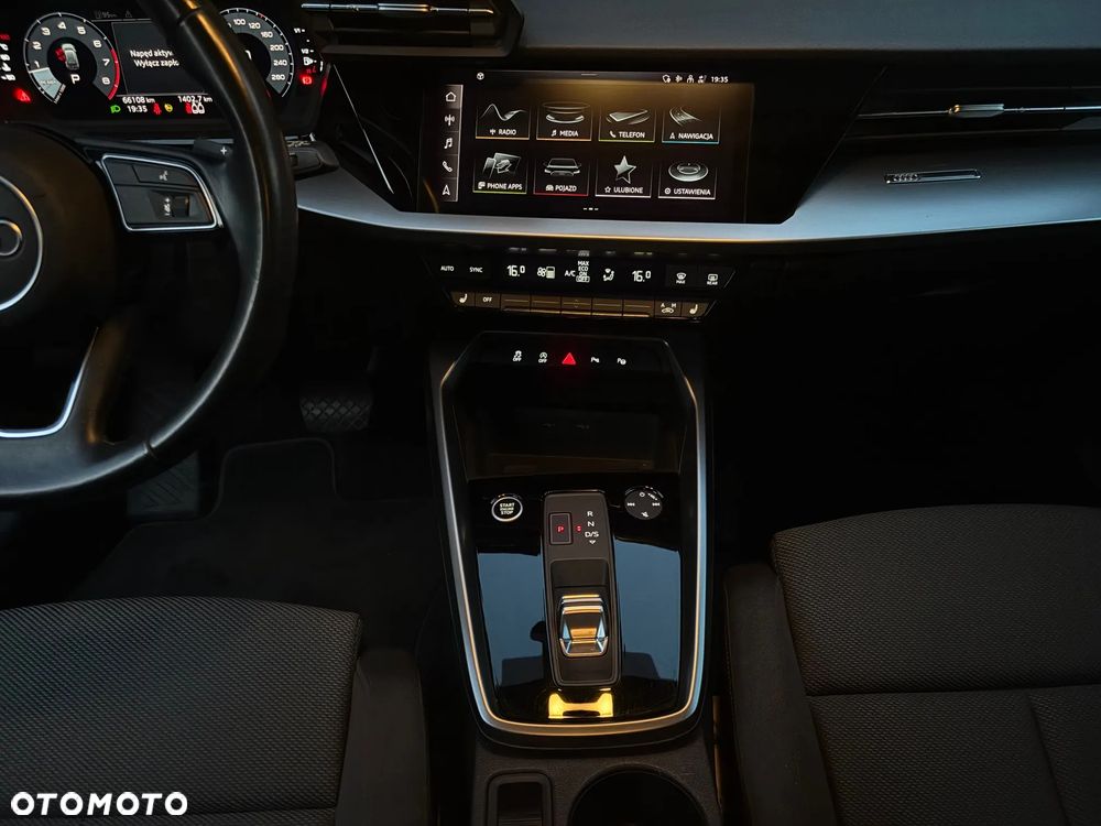 Audi A3 Sportback 35 TFSI S tronic - 22