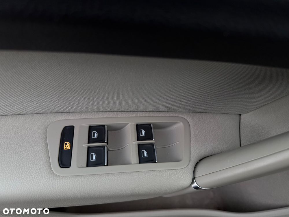 Volkswagen Golf 1.4 TSI BlueMotion Technology DSG Allstar - 14