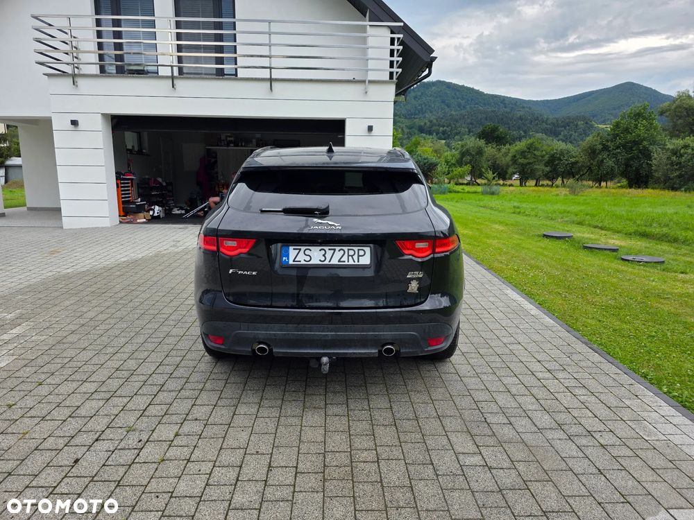 Jaguar F-Pace 25t AWD Prestige - 6