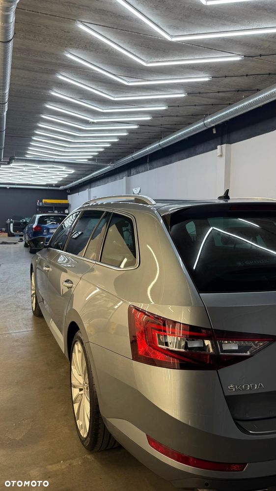 Skoda Superb 2.0 TSI 4x4 L&K DSG - 19