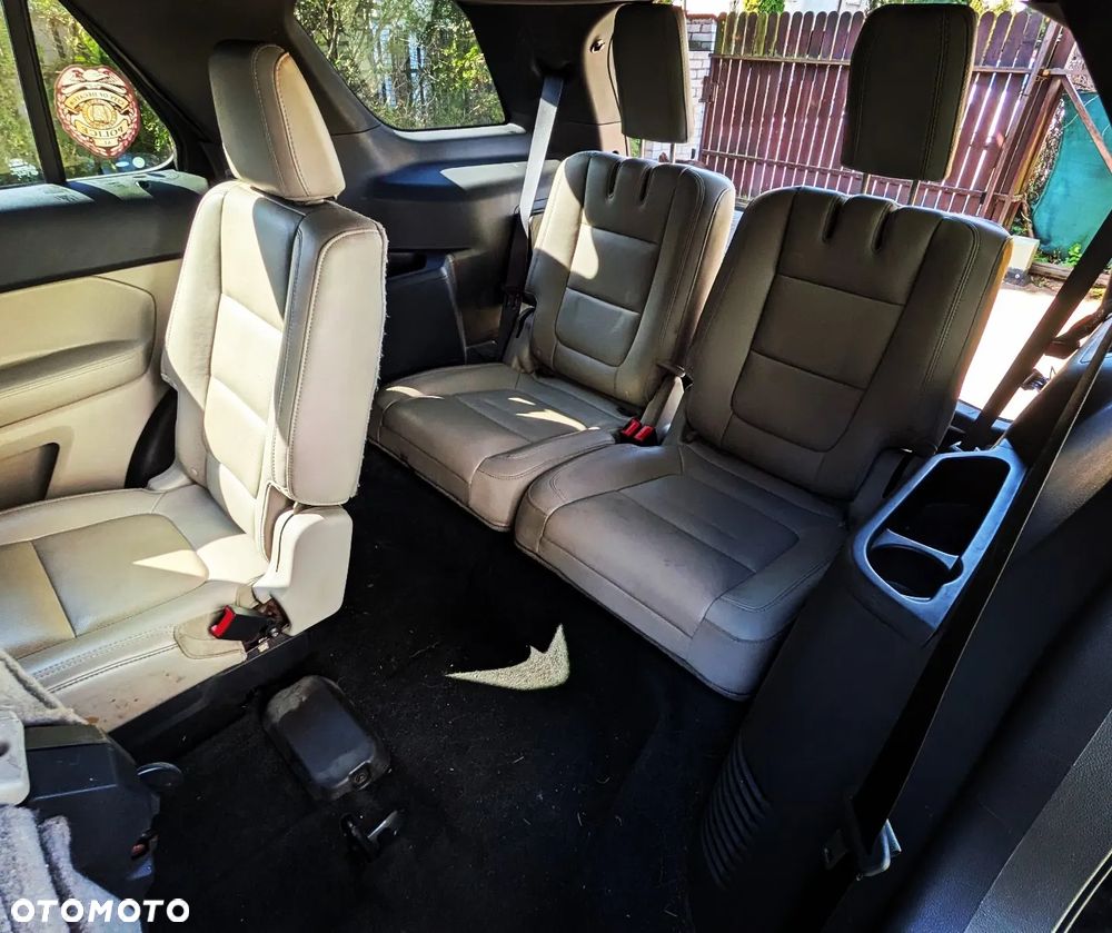Ford Explorer - 10