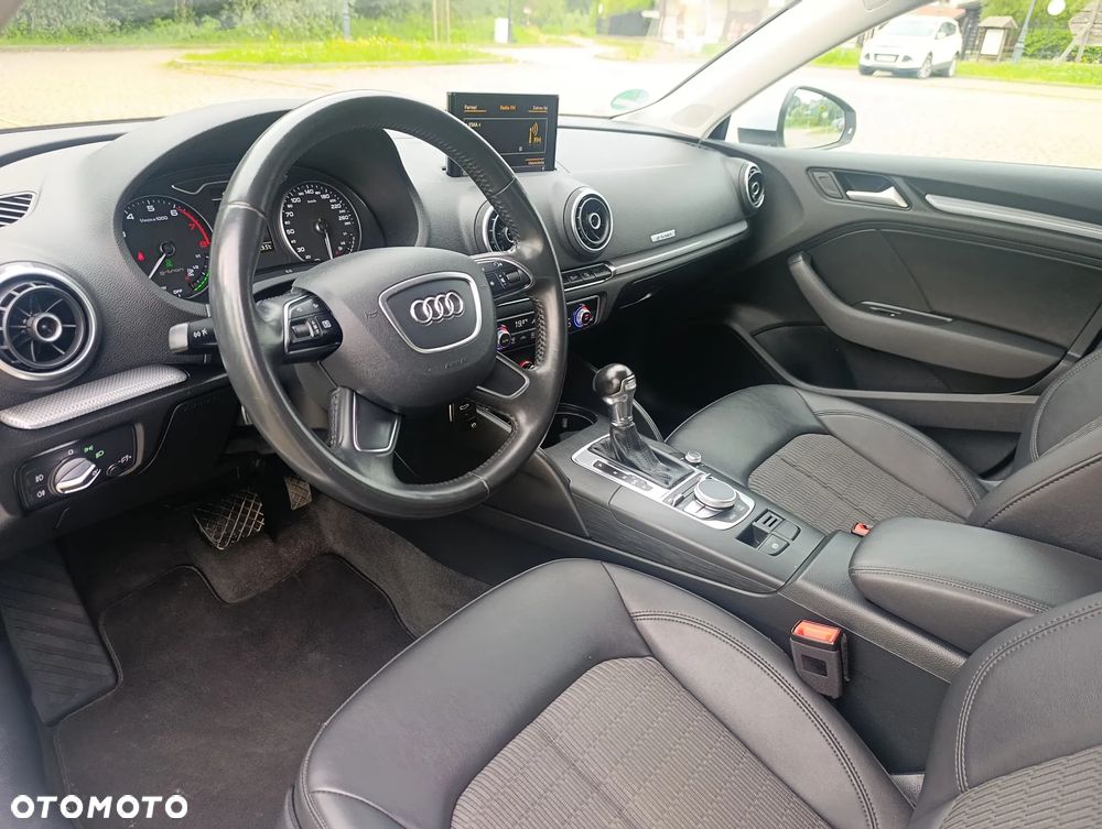 Audi A3 Sportback 30 g-tron S tronic - 13