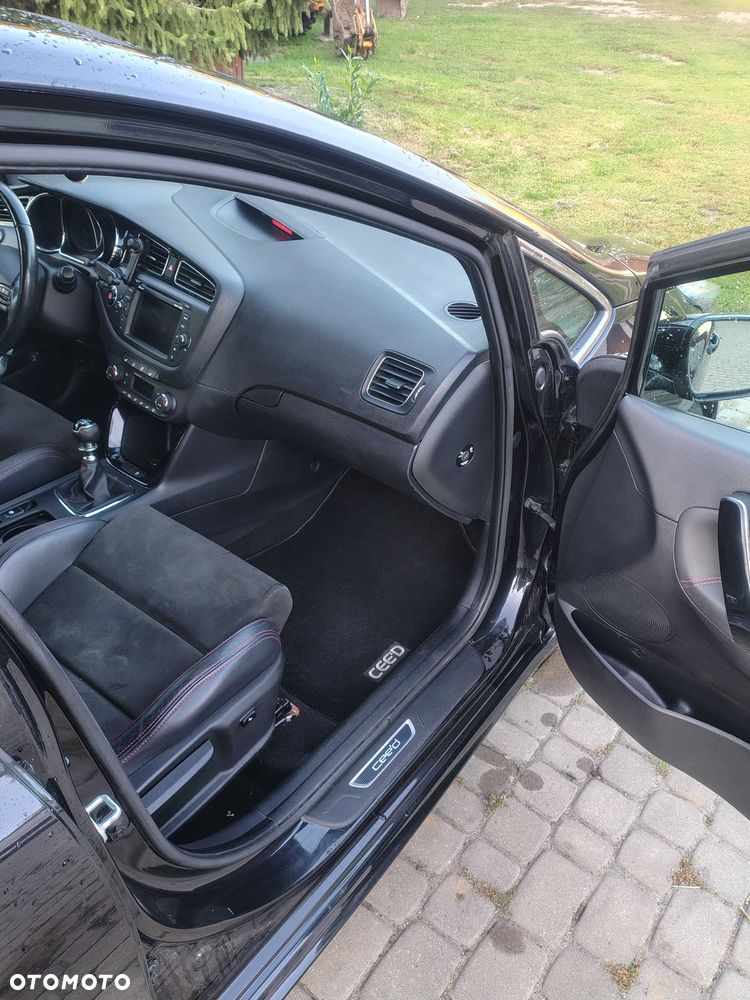 Kia Ceed - 4
