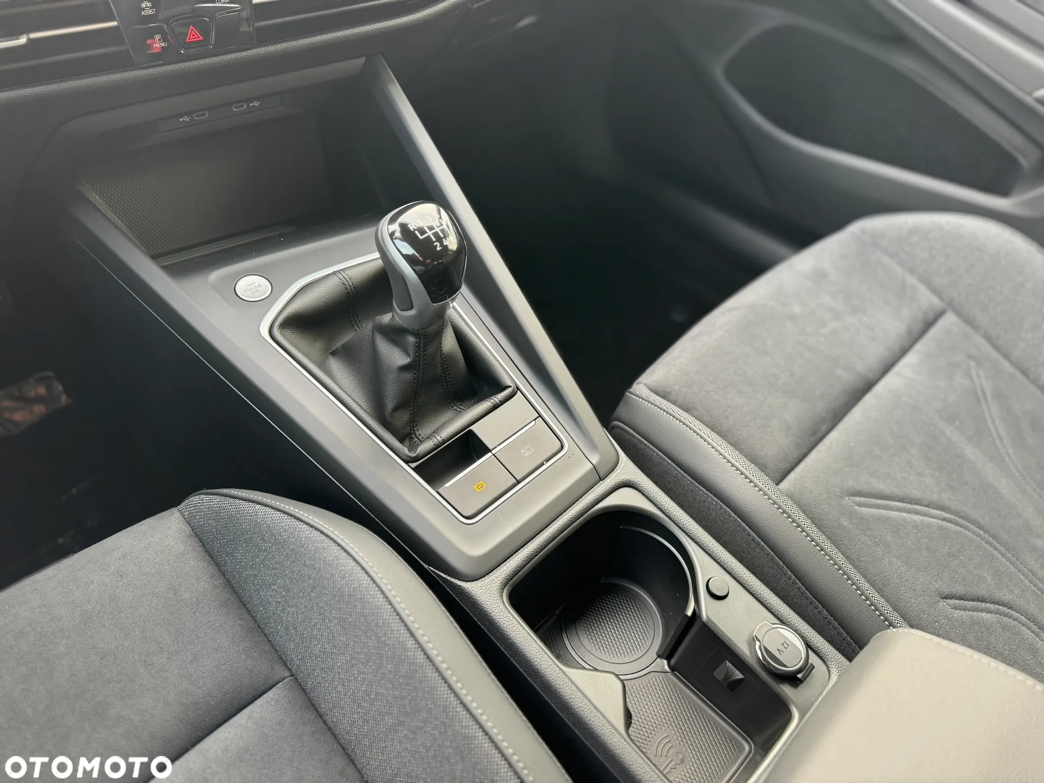 Volkswagen Golf VIII 1.5 TSI Life - 25