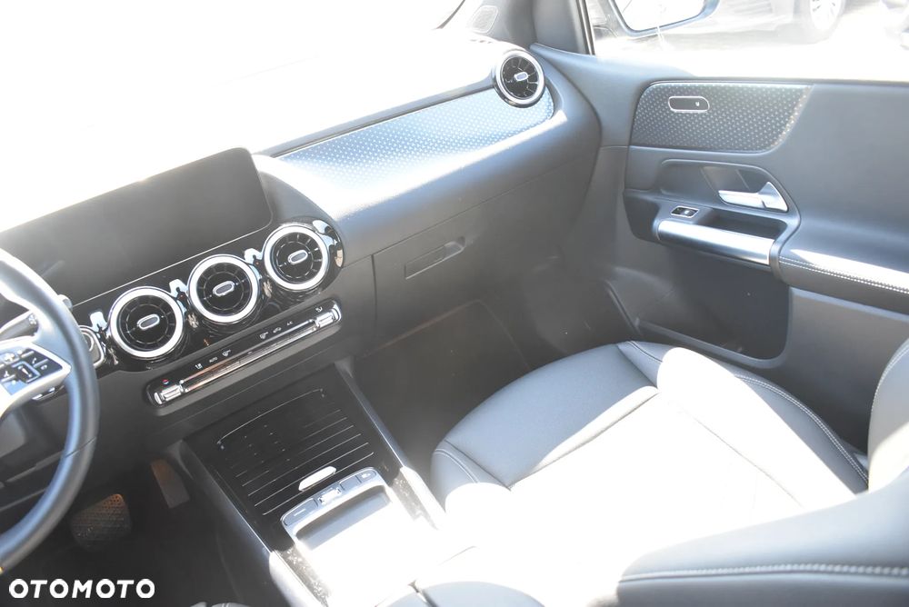 Mercedes-Benz Klasa B 200 d 8G-DCT - 22