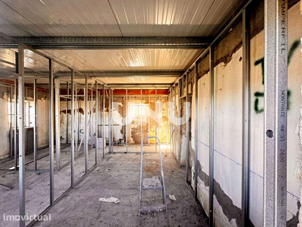 Moradia Isolada T3 - Para Reconstrução - Grande imagem: 2/12