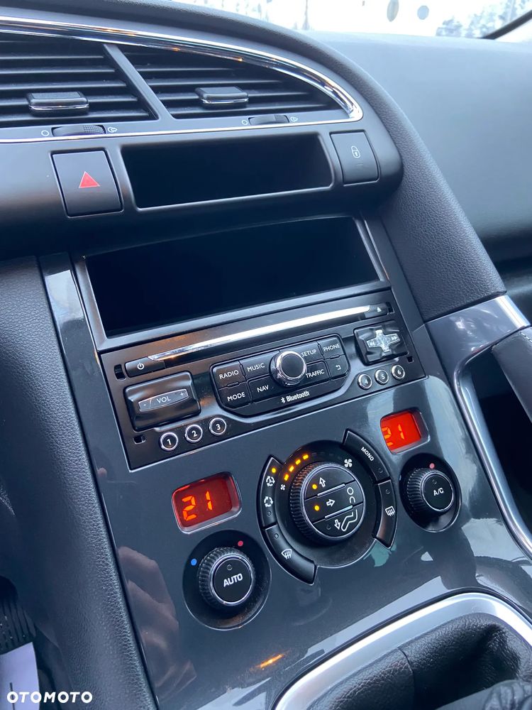 Peugeot 3008 1.6 HDi Style - 24