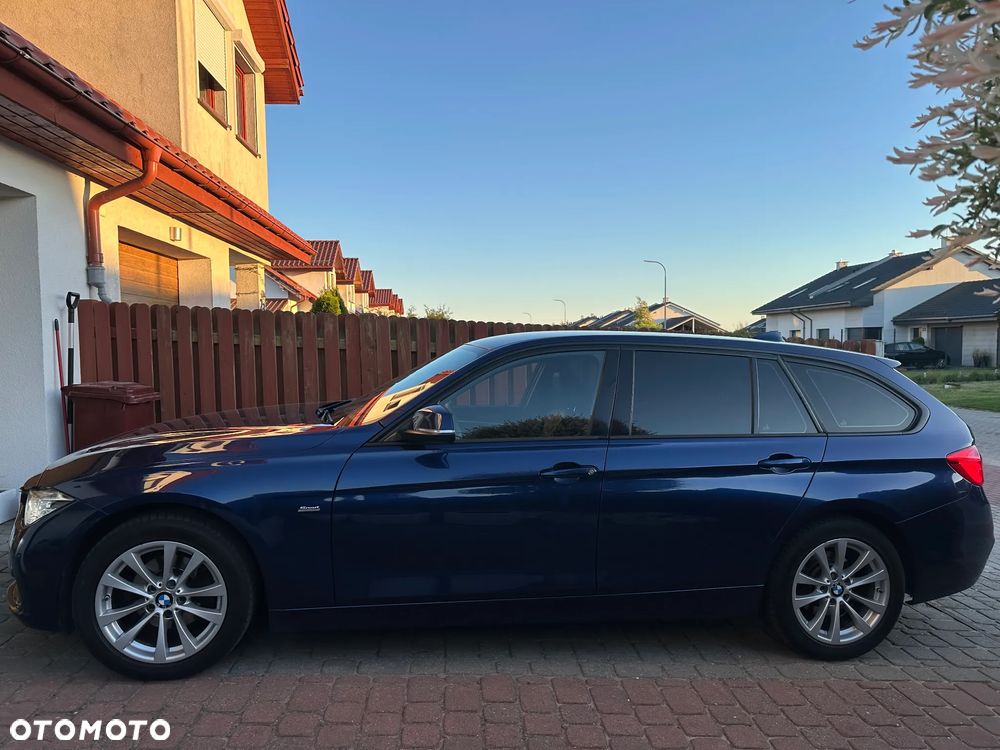 BMW Seria 3 318d Sport Line - 4