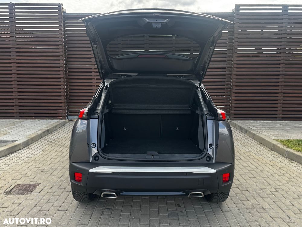 Peugeot 2008 PureTech 130 EAT8 GT - 20