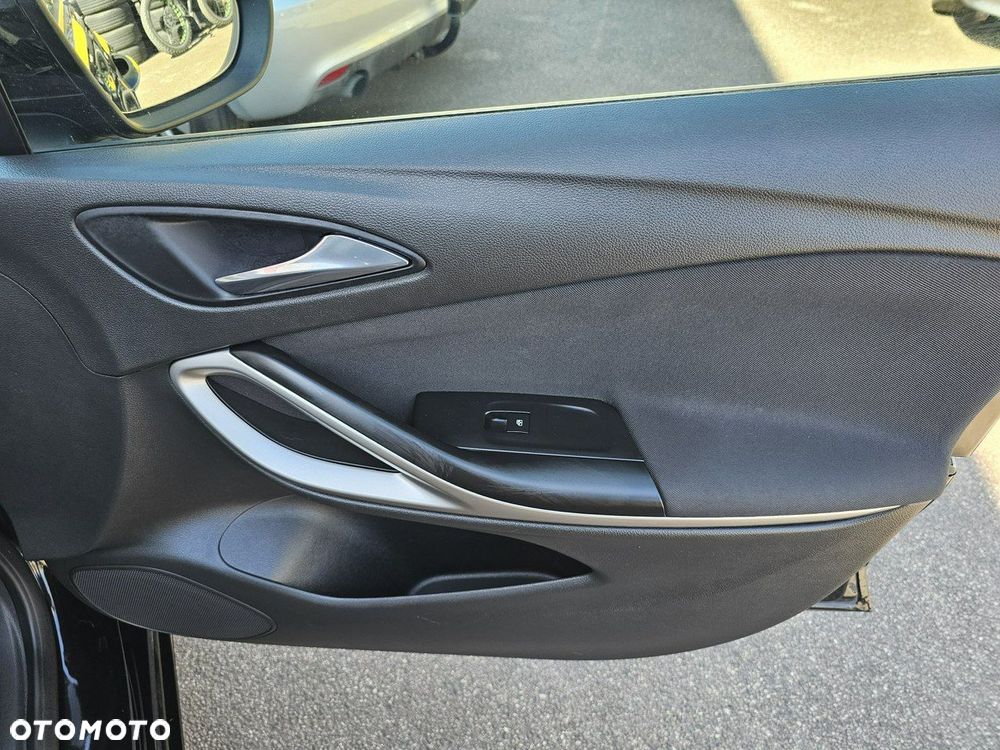 Opel Astra 1.4 T Enjoy S&S - 30