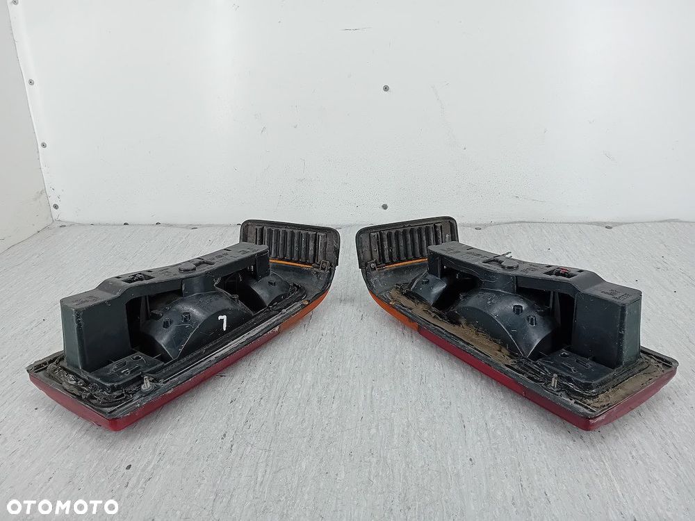 LAMPY TYŁ KOMPLET NISSAN SUNNY B11 ( 82-87 ) SEDAN - 2