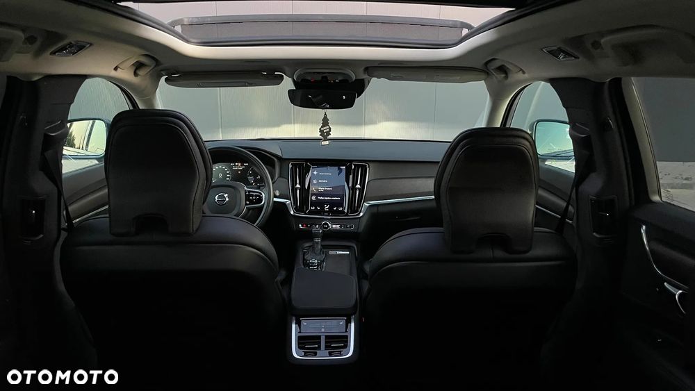 Volvo V90 Cross Country - 11