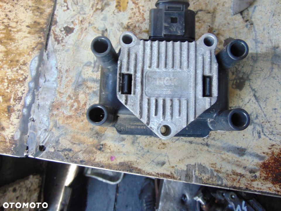 Cewka zapłonowo Golf 4 1,4 16 v - 2