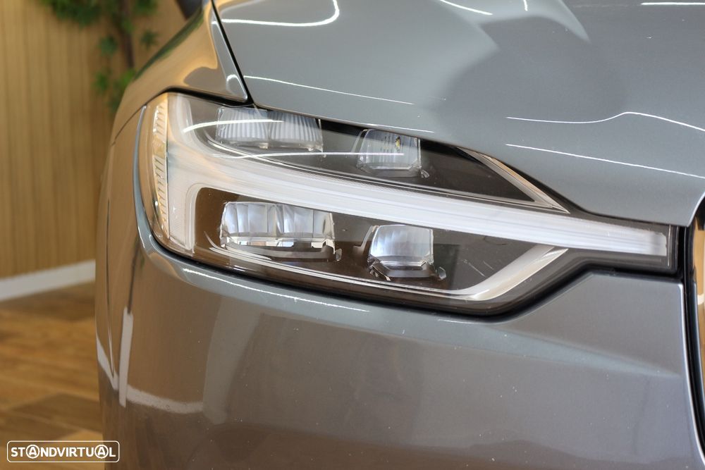 Volvo XC 40 2.0 D3 Momentum Plus - 5