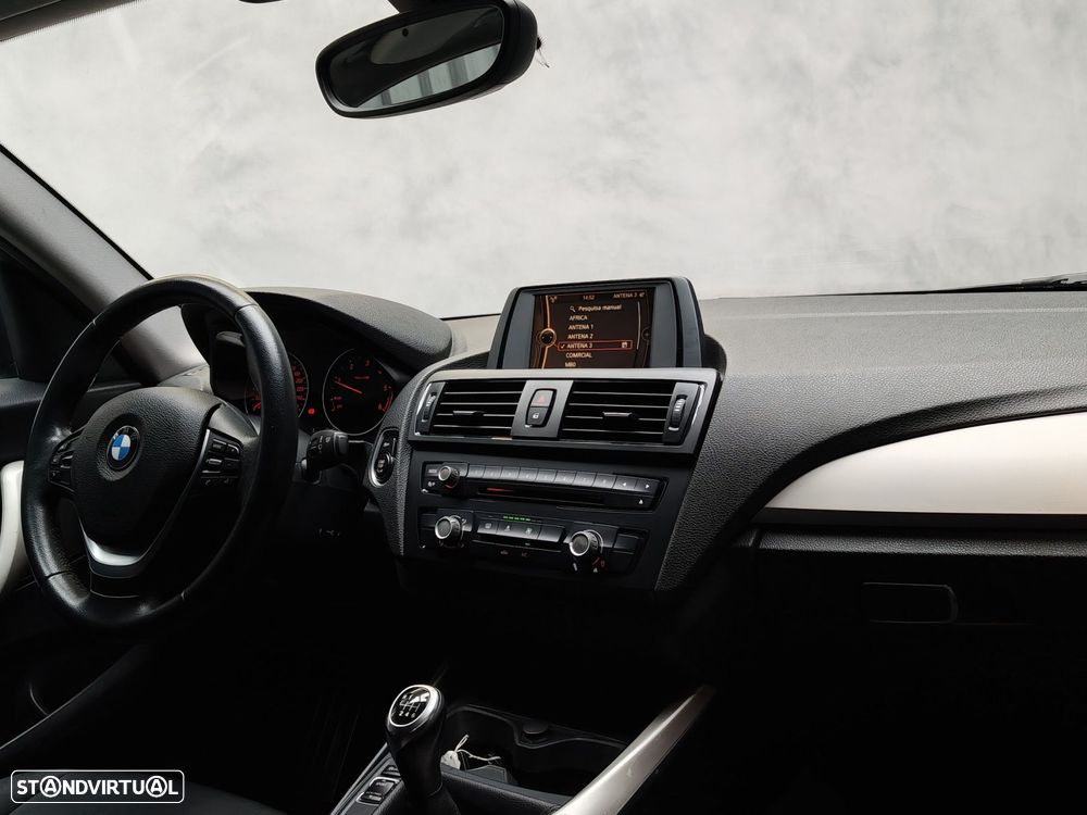 BMW 116 d EfficientDynamics — fotografia 11