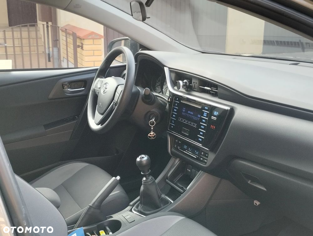 Toyota Auris 1.6 Active - 9