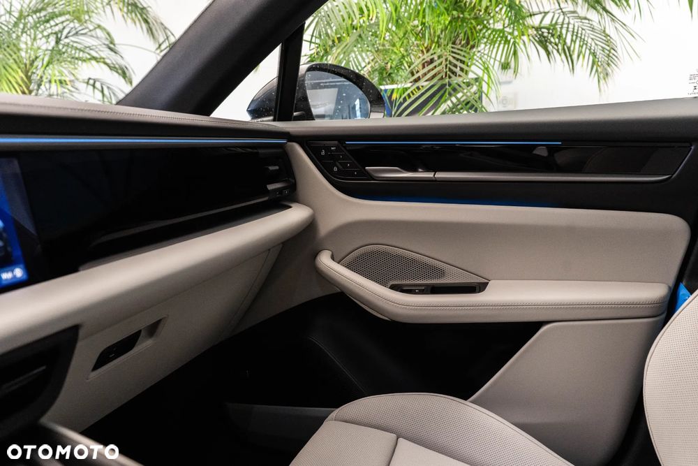 Porsche Macan - 23