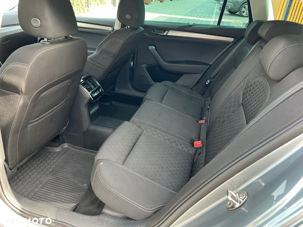 Skoda Superb 2.0 TDI Style DSG - 28