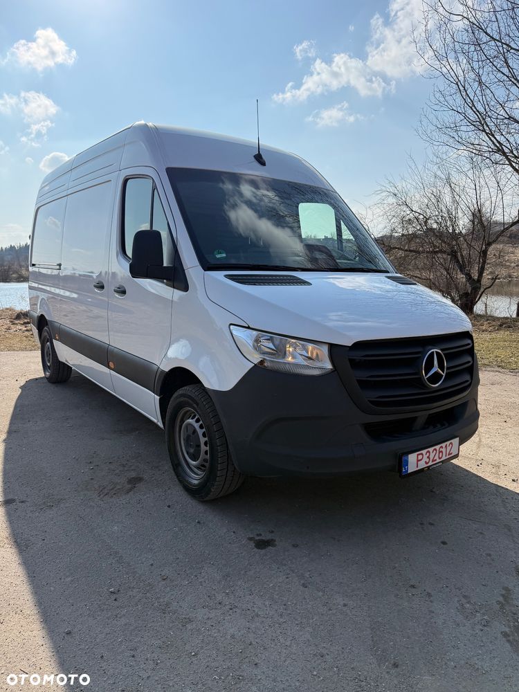 Mercedes-Benz Sprinter - 1