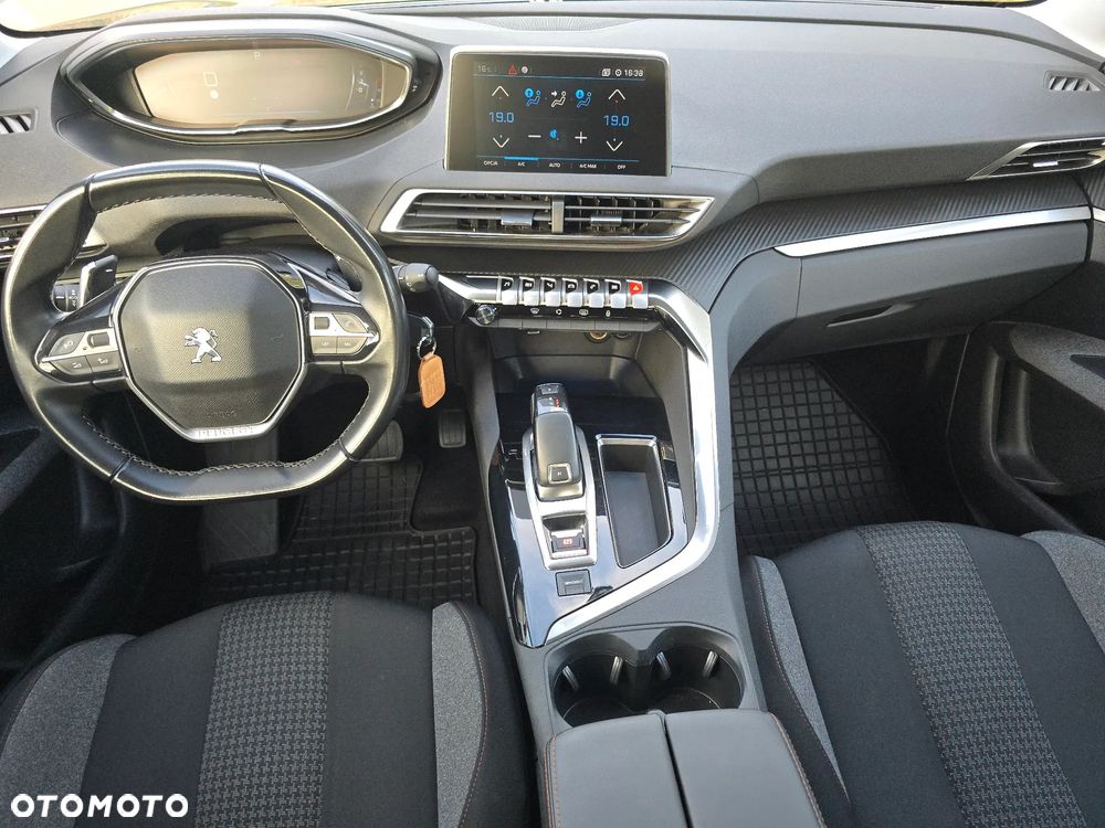 Peugeot 3008 1.5 BlueHDi GT S&S EAT8 - 5