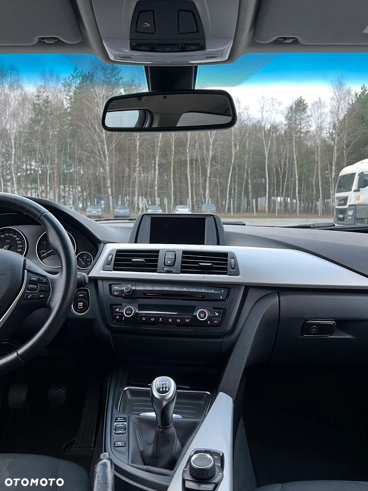 BMW Seria 3 318d - 18