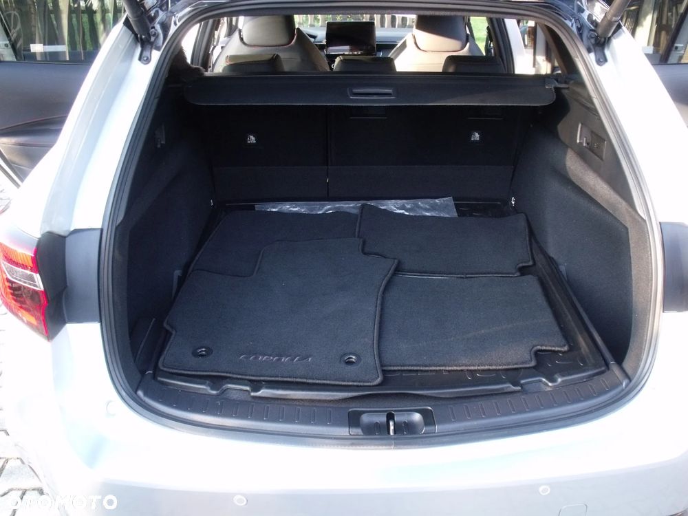 Toyota Corolla 1.8 Hybrid GR Sport Dynamic - 17