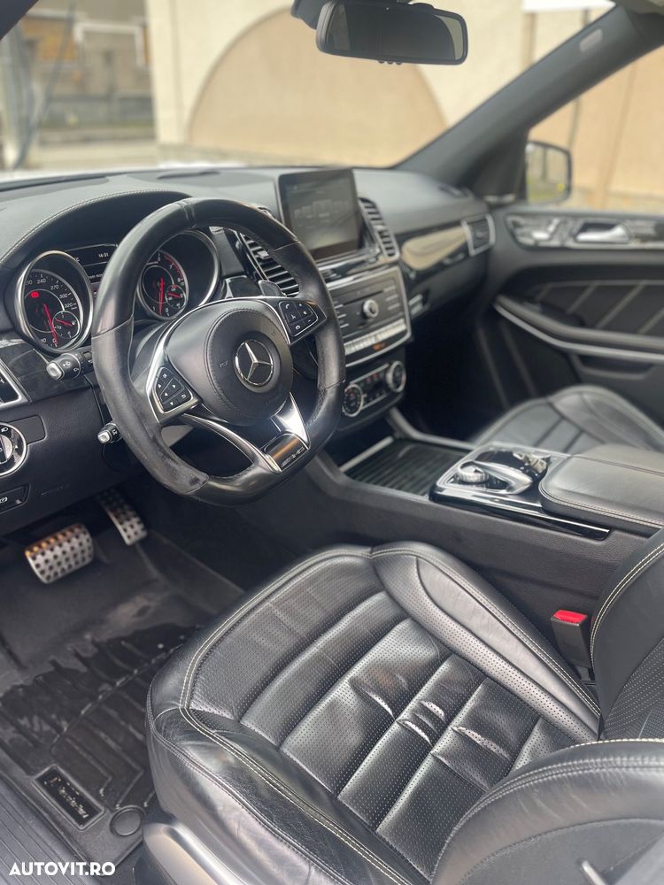 Mercedes-Benz GLS - 9