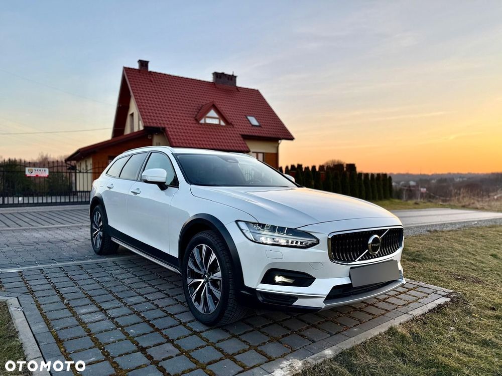 Volvo V90 Cross Country - 14