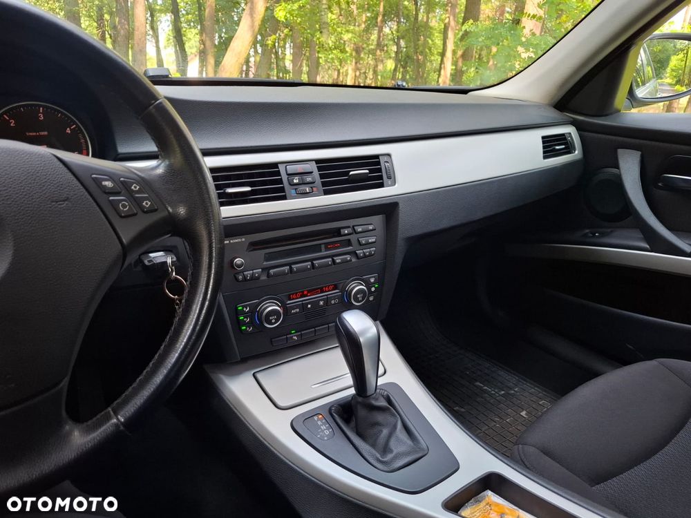 BMW Seria 3 320d DPF - 13