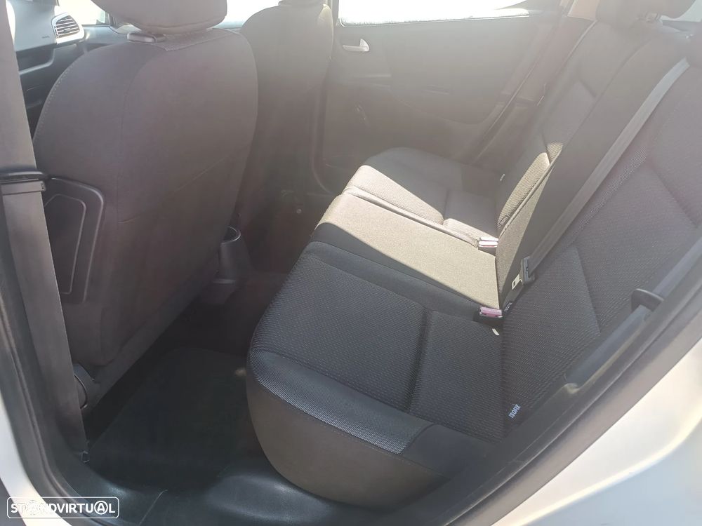 Peugeot 207 1.4 16V Trendy - 19