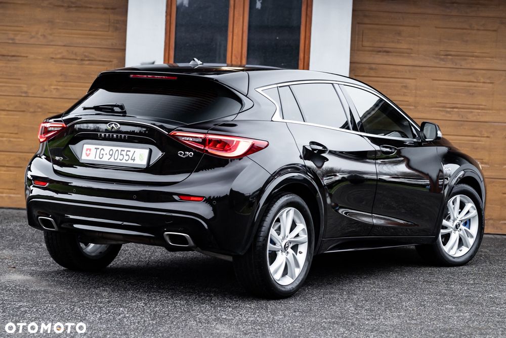 Infiniti Q30 2.2d DCT AWD Sport - 12