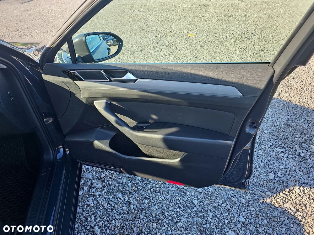 Volkswagen Passat 2.0 TSI Business DSG - 23