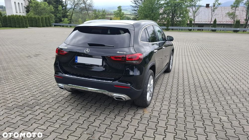 Mercedes-Benz GLA 250 4-Matic - 8